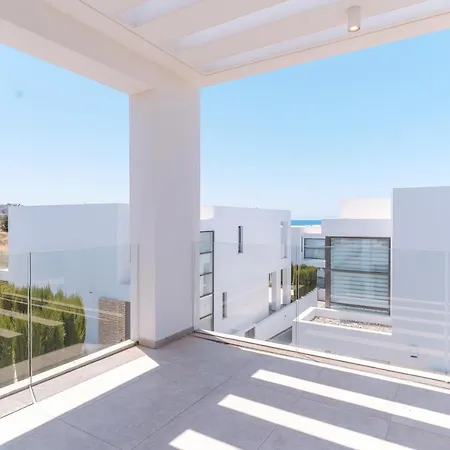 ヴィラ Coral Residences *