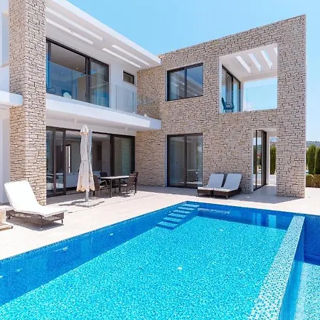 Coral Residences * Coral Bay