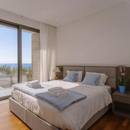 Villa Coral Residences *