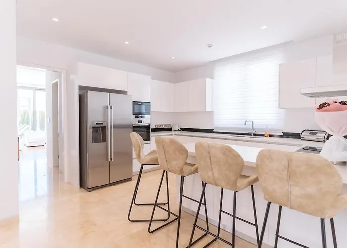 Villa Coral Residences