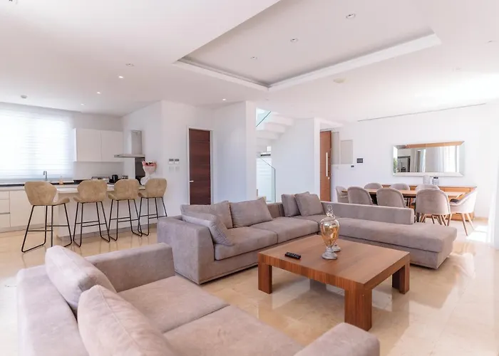 Villa Coral Residences